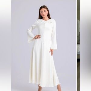 NWT Zahraa irva Long Sleeve satin Maxi Dress sold out